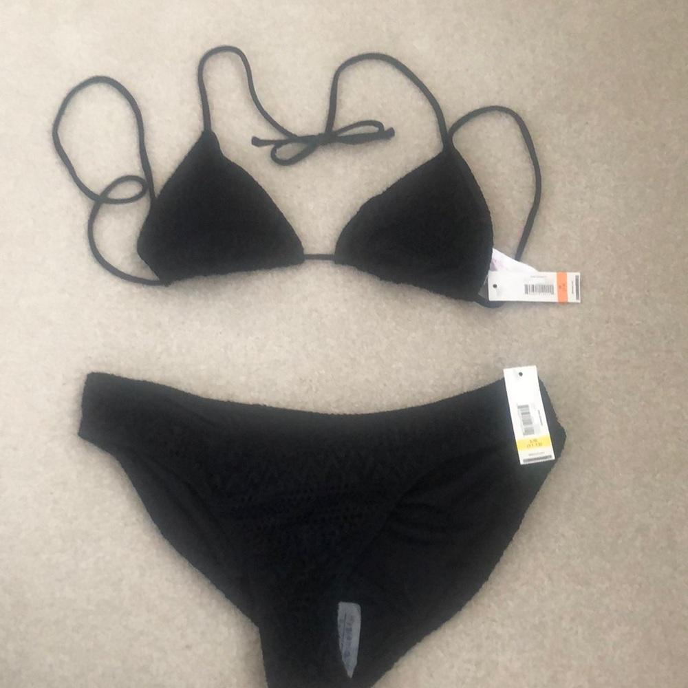 Black bikini